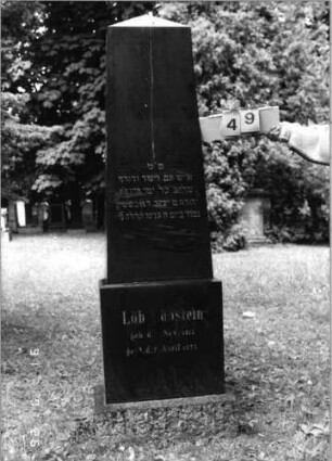 Grabstein 49 [Hahn S. 76 ]