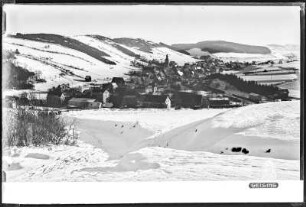 Blick auf Geising mit Schnee