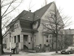 Dresden-Trachau, Industriestraße 33. Villa (um 1910). Straßenansicht von Nordost