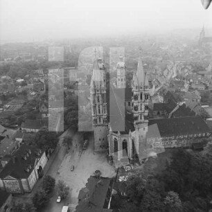 Dom und Domplatz in Naumburg : Blickrichtung Osten