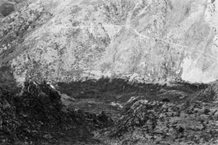 Dorf der Kabylen : Blick auf einen Weg zu einem Dorf der Kabylen