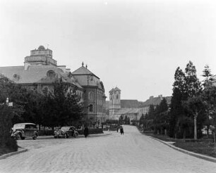Eger (deutsch: Erlau). Blick zur Minoritenkirche