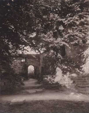 Burg Nanstein bei Landstuhl, auch Sickingen, Aufgang zur inneren Burg