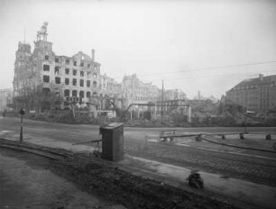 Dresden-Seevorstadt Ost, Wiener Straße. Einmündung Lüttichaustraße und Ruinen an der Prager Straße