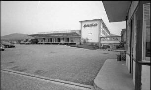 Freiburg: Gottlieb Verwaltungsgebäude, Lagerhalle von außen