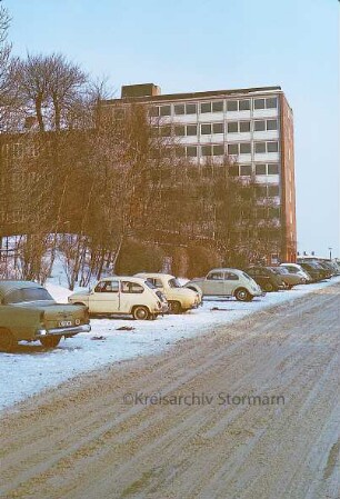 Stormarnhaus von der Bangertstraße aus gesehen im Winter