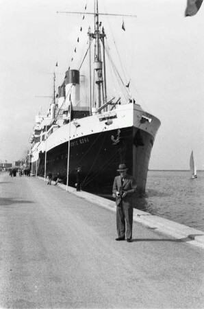 Reisefotos Dänemark. Kopenhagen. Hafen. Passagierschiff "Monte Rosa" am Kai