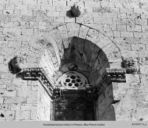 Santissima Trinità e Santa Mustiola, Chiesa Abbaziale, Santa Mustiola, Pieve, Sovicille