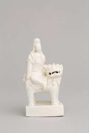 Guanyin 觀音 auf Löwe