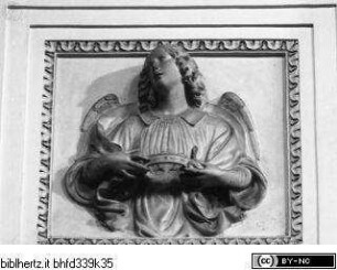Apostel, Heilige, Evangelisten und Kirchenväter, Bartholomäus-Nische, Engel mit Krone
