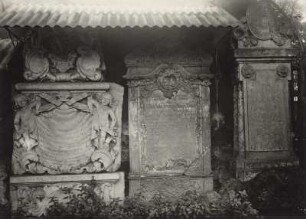 Alter Friedhof, Grabdenkmäler