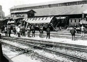 Stephanienbad Beiertheim und Albverlegung. Eisenbahnunglück am Karlsruher Hauptbahnhof