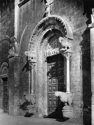 Bitonto. Kathedrale San Valentino (1175/1200). Hauptportal