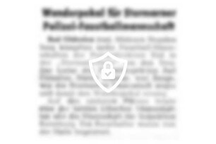 Wanderpokal für Stormarner Polizei-Faustballmannschaft