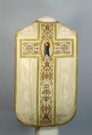 Weiße Kasel mit Madonna