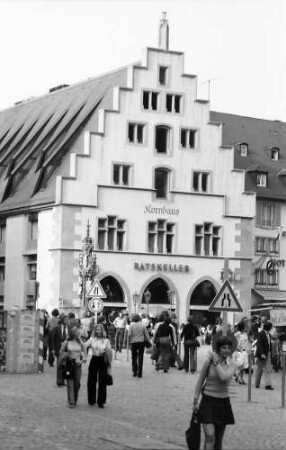 Freiburg: Kornhaus mit Fischbrunnen
