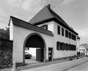 Evangelisches Pfarrhaus; Hofheim am Taunus, Wiesbadener Straße 1