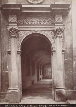 Portal des "Collegio di Spagna" der Universität Bologna