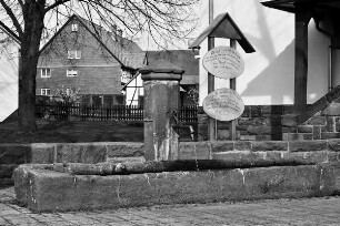 Brunnen (Brunnen); Schlitz, Kreutzersgrund (Bei Hsnr. 7)