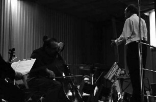 Donaueschingen: Donaueschinger Musiktage; Ernest Bour dirigiert und Siegfried Palm, Violoncello; Uraufführung von Penderecki