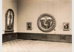 Aufstellung der Gemäldegalerie im Kaiser-Friedrich-Museum, Raum 37, Gemälde Botticellis
