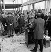 Schulzentrum mit Hauptschule, Realschule und Oberschule [später Gemeinschaftsschule Sönke-Nissen-Schule und Gymnasium Glinde]: Oher Weg: Grundsteinlegung: Ansprache von Bürgervorsteher Wolfgang Bachofer im Beisein von Kreisschulrat Wilhelm Strech, Kreisverwaltungsdirektor Ludwig Buschmann, Bürgermeister Karlheinz Friedrici, Minister für Kultur Walter Braun, Mitglieder des Landtages Ernst-Otto Haas und Alfred Schulz sowie Gästen