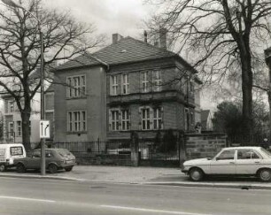 Dresden-Strehlen, Karcherallee 35. Villa (A. 20. Jh.). Straßenansicht