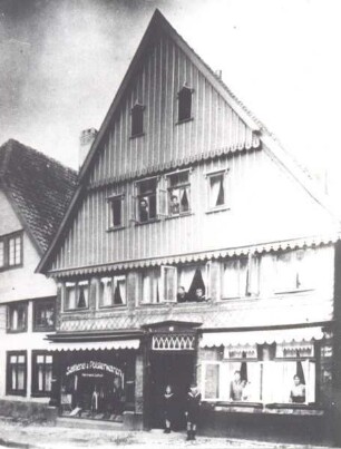 Krumme Str. 21 / Sattlerei Schuh ca 1925. Detmold. Krumme Str. Papierabzug
