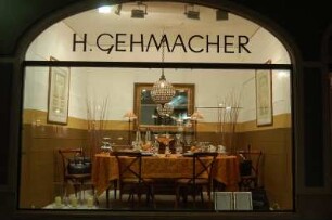 Salzburg - Schaufenster : Schaufenster in der Altstadt von Salzburg, aufgenommen 2006
