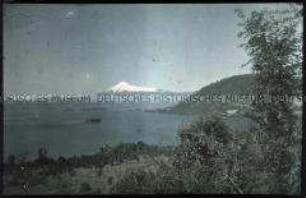 Blick auf den Lago Calafquén (und Vulkan Villarrica?) im Süden Chiles