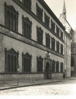Wismar. Fürstenhof. Neuer Hof (1553/1554 erbaut unter Herzog Johann Albrecht; 1878 restauriert). Straßenansicht (Teilansicht, Nordseite)