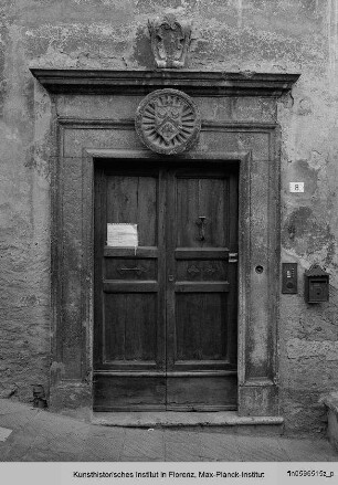 Portal, Sarteano