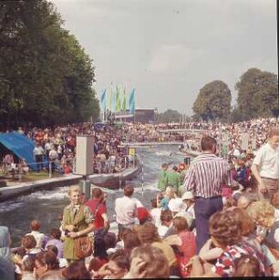 Hansjakob, Gottfried; Augsburg - Spickel, Am Eiskanal 30A; Kanuslalom Olympiastrecke, Freiflächengestaltung - Nutzung während Olympiade