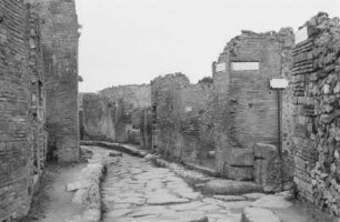 In Pompei : Straße mit Ruinen der Stadt Pompei