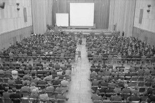 33. Physikertagung der Deutschen Physikalischen Gesellschaft in Karlsruhe.