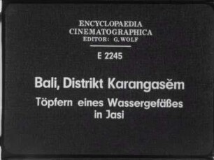 Bali, Distrikt Karangasem - Töpfern eines Wassergefäßes in Jasi