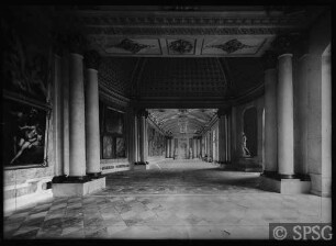 Potsdam, Bildergalerie, Innenansicht, östliche Galerie.