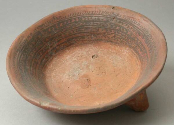 Tripod bowl made of clay