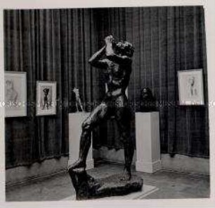Paris, Bildhauer Professor Arno Breker, Figur "Betende"