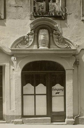Dresden, Das Goldene Faß : Dresden. Das Goldene Faß (ehemaliges Brühlsches Weinhaus), Münzgasse Nr. 3. Portal