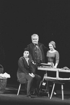 Szenenbilder aus "Fidelio", Oper in zwei Akten von Ludwig van Beethoven. Deutsche Oper Berlin, November 1962
