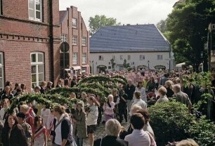 Kindervogelschießen: Umzug an der Hude