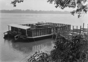 Fähre : Fähre auf dem Rio Parana.
