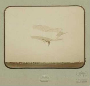 Fotografie Flugversuch Otto Lilienthals (großer Doppeldecker)