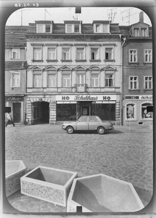 Bischofswerda, Altmarkt 28. Wohnhaus mit Laden (HO Schuhhaus, um 1820). Straßenfront