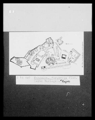 Plan der Akropolis von Bergama