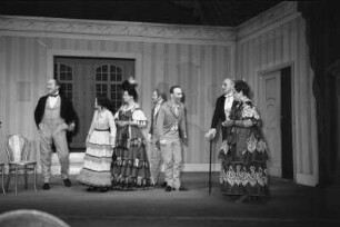 Szenenbilder aus "Ein Polterabend" von W. Bernhardy mit U. Thein als Schusterjunge, Deutsches Theater 30.12.1952