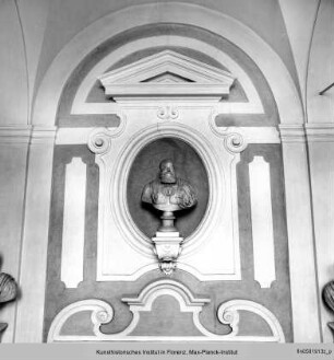 Ausgestaltung der Loggia : Ädikula