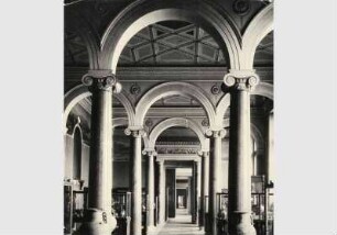 Blick in den Römischen Saal im Neuen Museum