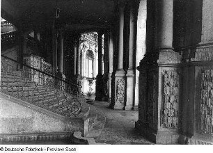 Zwinger. Aufgang zum Wallpavillon
